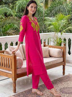 women ethnic motifs embroidered regular thread work cotton kurta with trousers 4