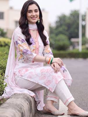 women floral printed regular linen kurta with trousers & with dupatta 5