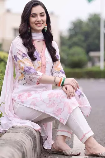 women floral printed regular linen kurta with trousers & with dupatta