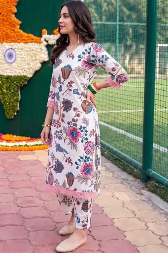 women floral printed regular cotton kurta with trousers