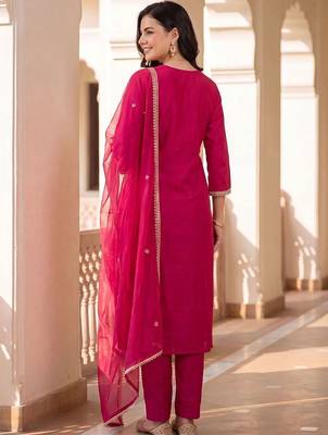 women ethnic motifs embroidered regular kurta with trousers & with dupatta 2