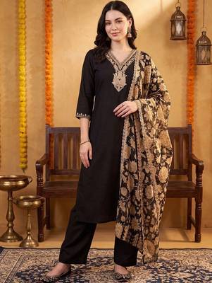 women ethnic motifs embroidered regular thread work kurta with trousers & with dupatta 4