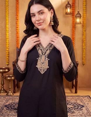 women ethnic motifs embroidered regular thread work kurta with trousers & with dupatta 6
