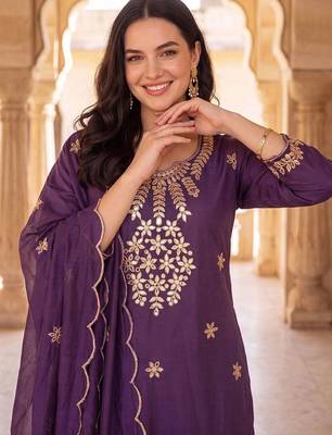 women ethnic motifs embroidered regular mirror work kurta with trousers & with dupatta 3