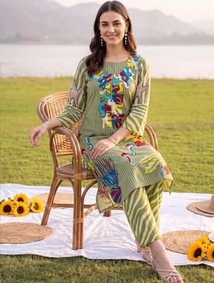 women printed regular cotton kurta with trousers 1