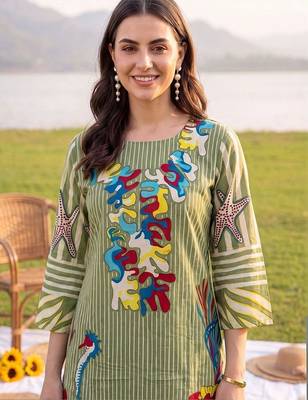 women printed regular cotton kurta with trousers 2
