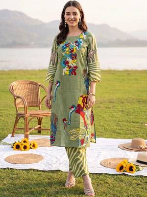 women printed regular cotton kurta with trousers 5