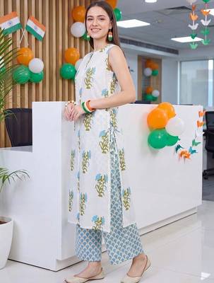 women floral printed regular cotton kurta with palazzos 3