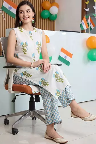 women floral printed regular cotton kurta with palazzos