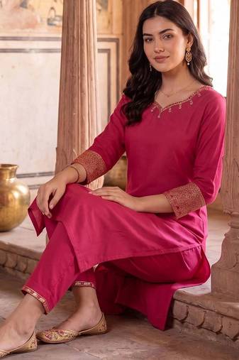women regular thread work kurta with trousers