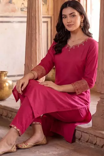 women regular thread work kurta with trousers