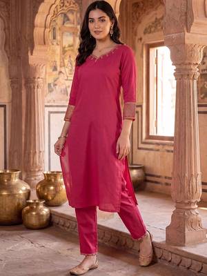 women regular thread work kurta with trousers 4