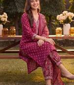 women ethnic motifs printed regular mirror work cotton kurta with harem pants & with dupatta