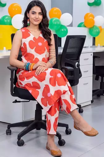 women floral printed regular cotton kurta with trousers