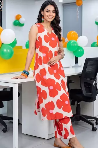 women floral printed regular cotton kurta with trousers