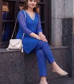 women leheriya dyed regular thread work kurti with trousers