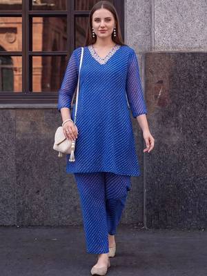 women leheriya dyed regular thread work kurti with trousers 3