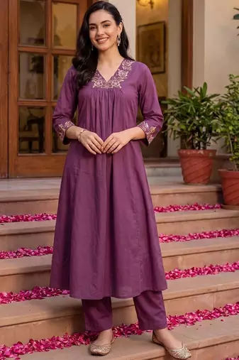 women ethnic motifs embroidered empire thread work cotton kurta with trousers