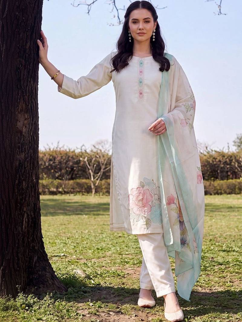 women floral embroidered regular thread work kurta with trousers & with dupatta