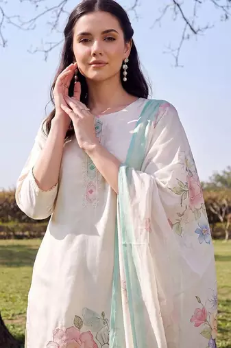 women floral embroidered regular thread work kurta with trousers & with dupatta