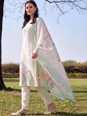 women floral embroidered regular thread work kurta with trousers & with dupatta 3
