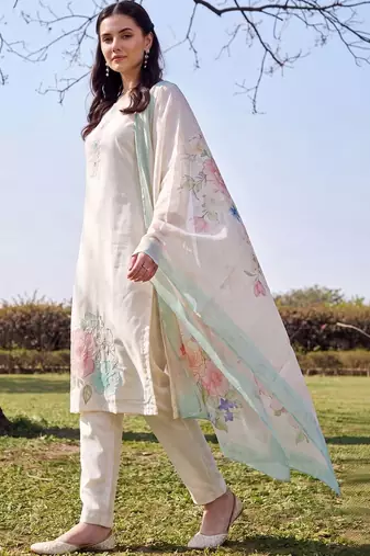 women floral embroidered regular thread work kurta with trousers & with dupatta