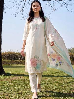 women floral embroidered regular thread work kurta with trousers & with dupatta 6