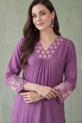 women ethnic motifs embroidered regular thread work kurta with trousers