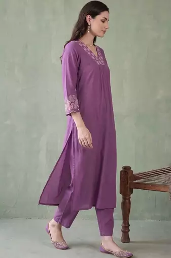 women ethnic motifs embroidered regular thread work kurta with trousers