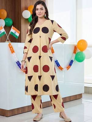 women printed regular cotton kurta with trousers 6