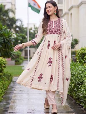 women ethnic motifs embroidered empire thread work kurta with trousers & with dupatta 1
