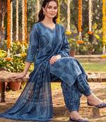 women ethnic motifs printed regular cotton kurta with patiala & with dupatta