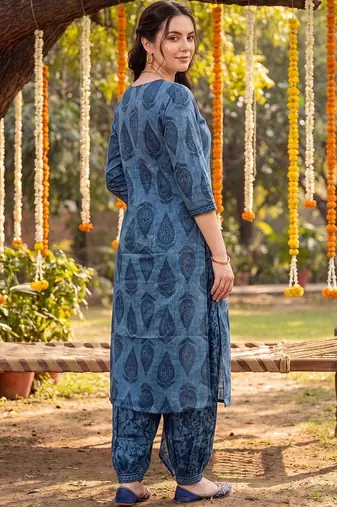 women ethnic motifs printed regular cotton kurta with patiala & with dupatta
