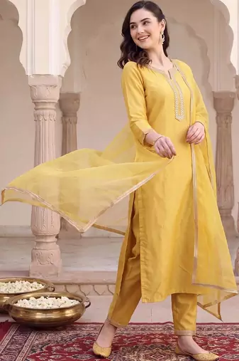 women regular sequinned kurta with trousers & with dupatta
