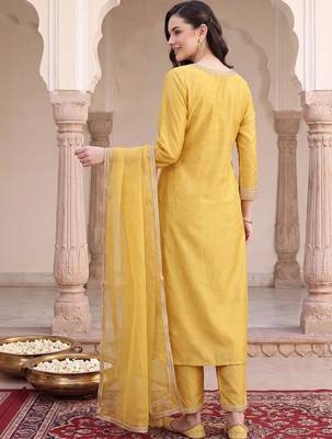 women regular sequinned kurta with trousers & with dupatta 3