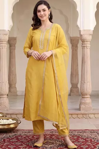 women regular sequinned kurta with trousers & with dupatta