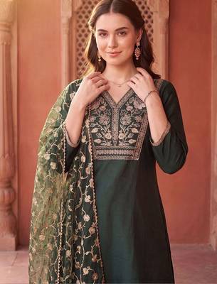 women ethnic motifs embroidered regular thread work liva kurta with trousers & with dupatta 2
