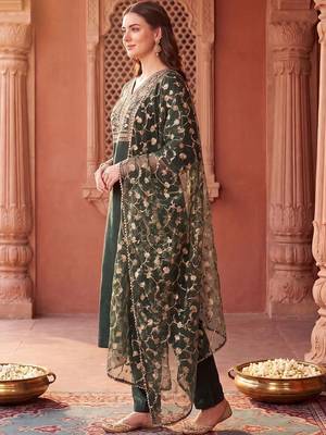 women ethnic motifs embroidered regular thread work liva kurta with trousers & with dupatta 3