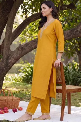 women ethnic motifs embroidered regular thread work kurta with trousers