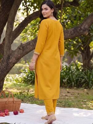 women ethnic motifs embroidered regular thread work kurta with trousers 6