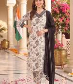 women floral printed regular thread work cotton kurta with trousers & with dupatta