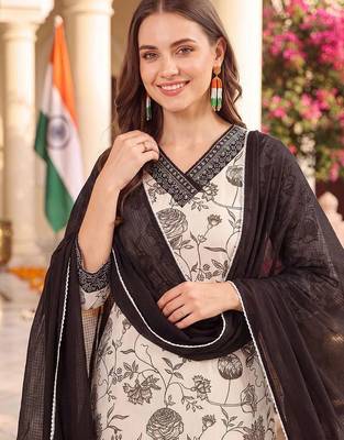 women floral printed regular thread work cotton kurta with trousers & with dupatta 2
