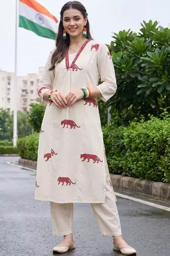 women animal printed regular cotton kurta with trousers