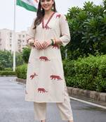 women animal printed regular cotton kurta with trousers