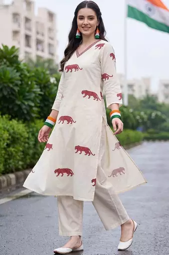 women animal printed regular cotton kurta with trousers