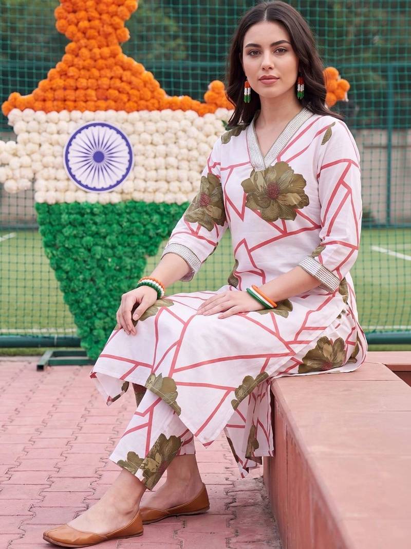 women floral printed regular cotton kurta with trousers