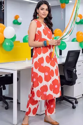 women floral printed regular cotton kurta with trousers