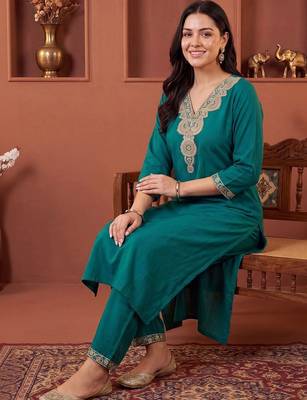 women ethnic motifs embroidered regular thread work kurta with trousers 1