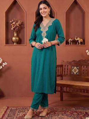 women ethnic motifs embroidered regular thread work kurta with trousers 6