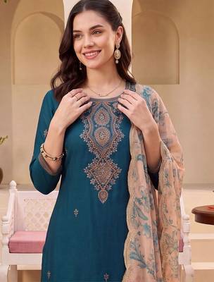 women ethnic motifs embroidered regular thread work kurta with patiala & with dupatta 1
